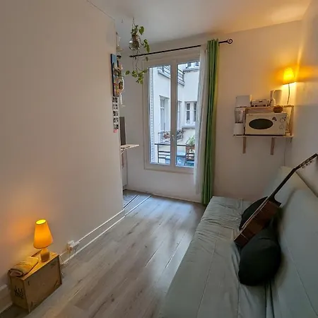 20 Two Guests * Paris