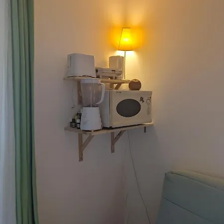 20 Two Guests *